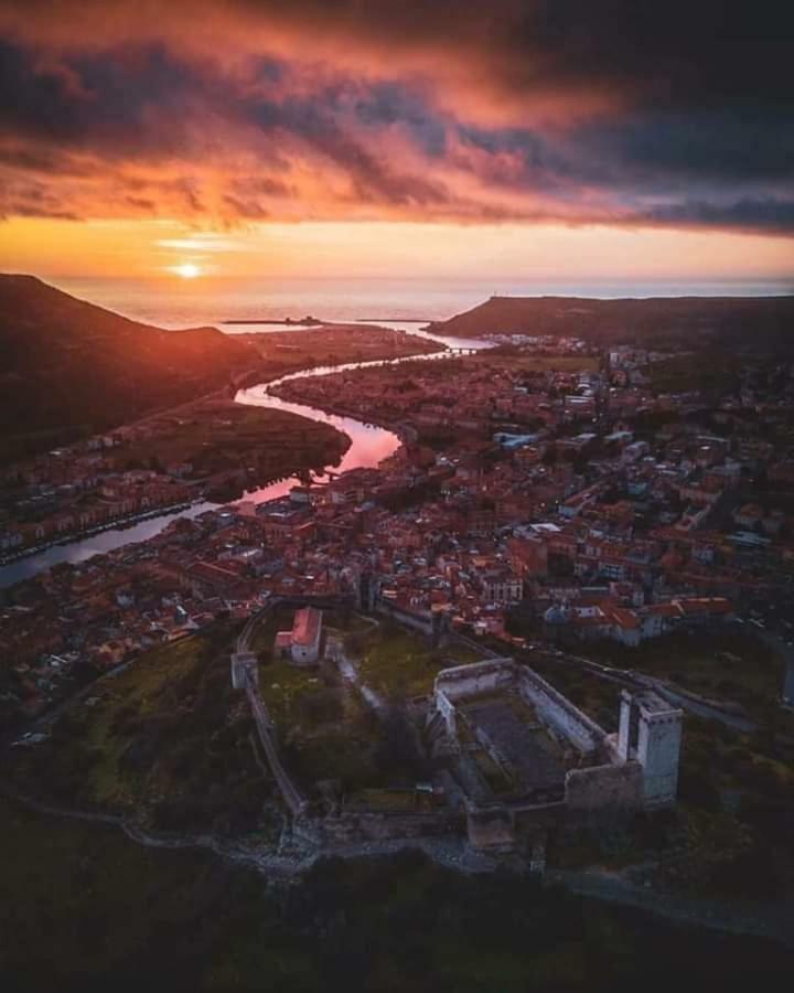 Il Narciso Lägenhet Bosa Exteriör bild